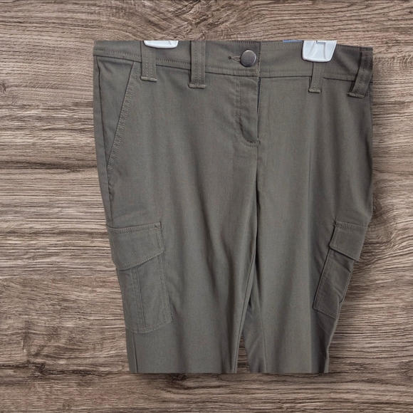 Reitmans Olive Straight Leg Pants Size 8 - Picture 3 of 6